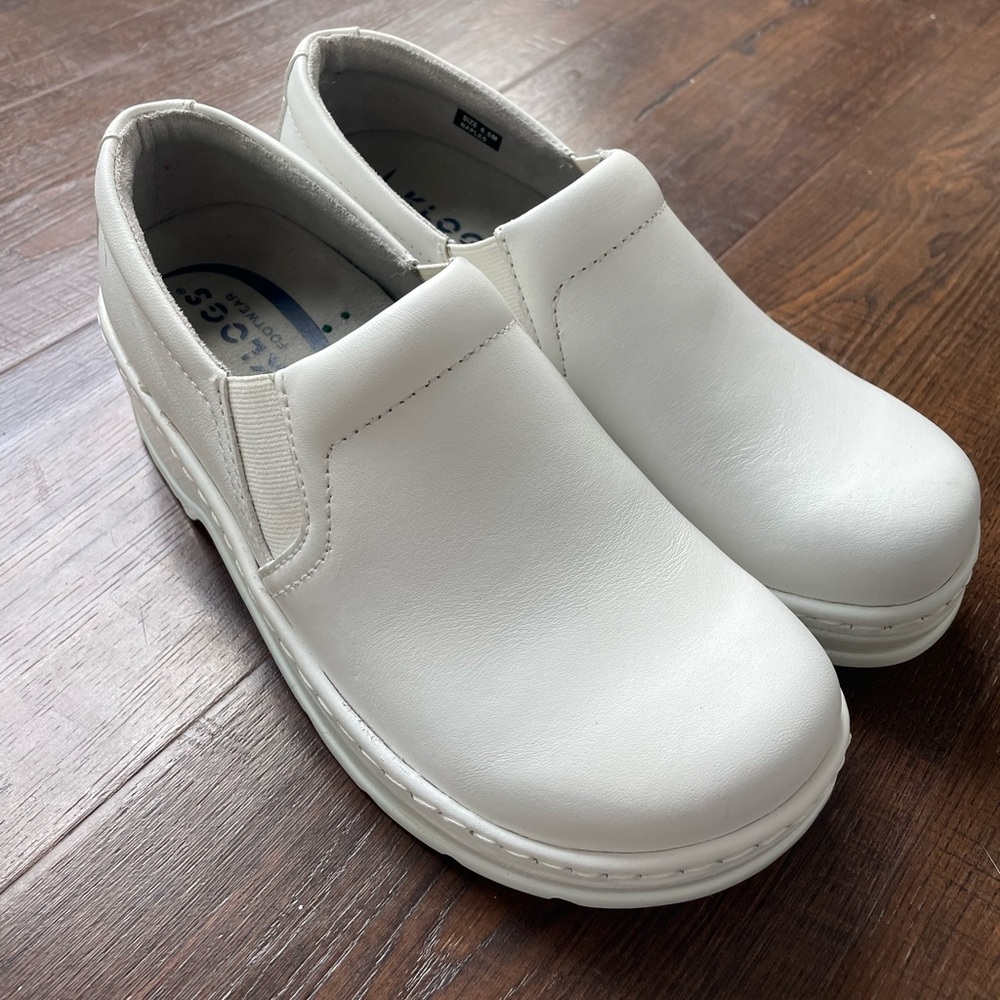 White nursing klogs size 6.5!